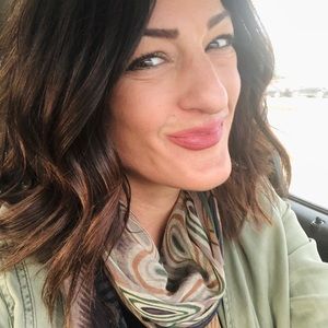 Meet your Posher, Gina